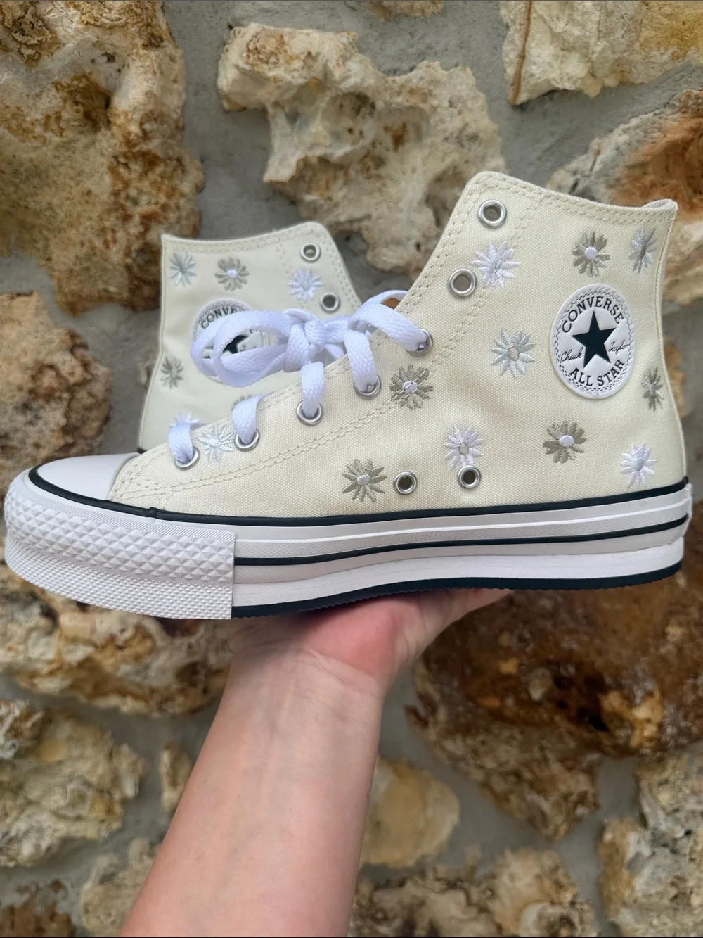 Converse CTAS Eva lift high tops youth 6 women’s 8 embroidered floral
